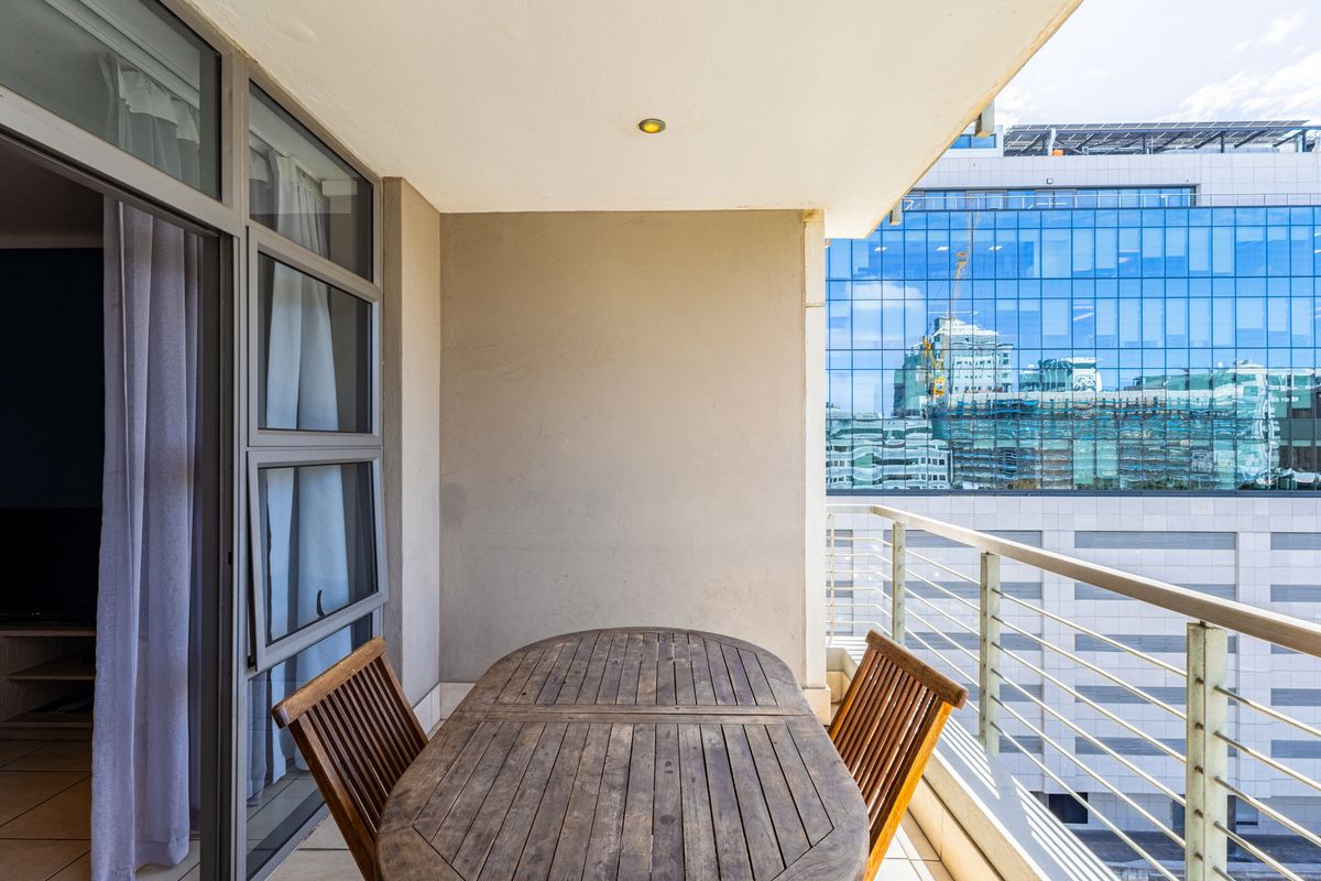 Income-Generating 2 Bed Apartment | Fully Managed & Furnished - Photo 3