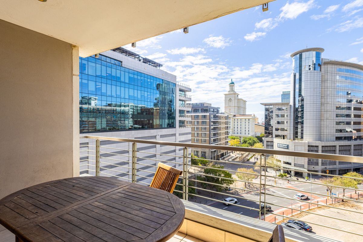 Income-Generating 2 Bed Apartment | Fully Managed & Furnished - Photo 2