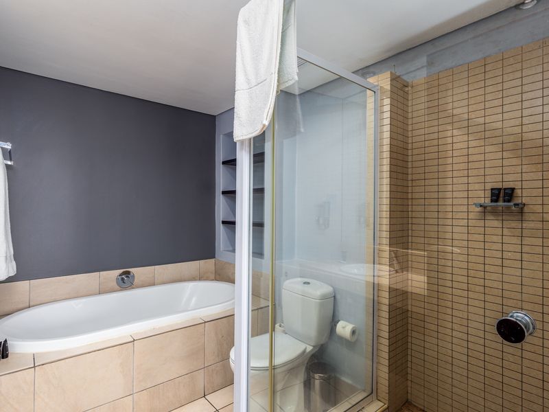 Hands-Free Investment | 2 Bed, 2 Bath in The Icon | Fully Furnished - Photo 9