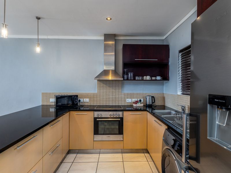 Hands-Free Investment | 2 Bed, 2 Bath in The Icon | Fully Furnished - Photo 6