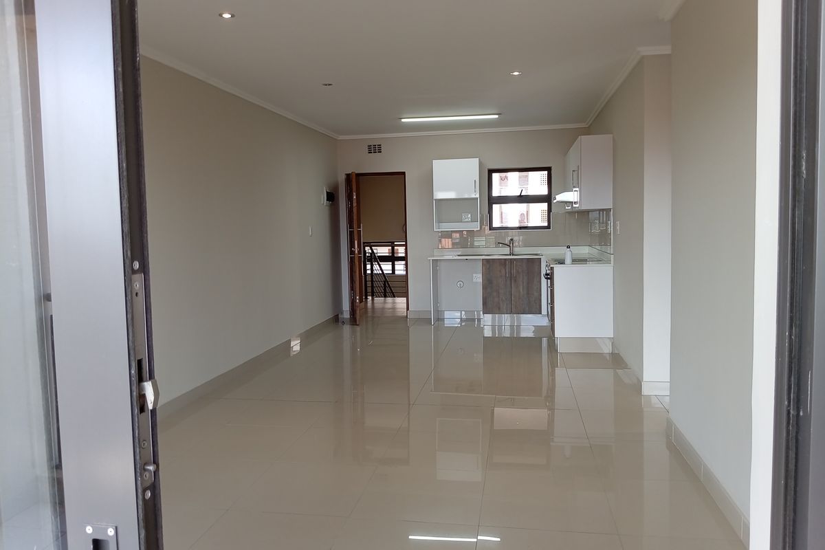Luxurious 1 Bedroom Apartment in Umhlanga In the famous Ridge Town Central. - Photo 5