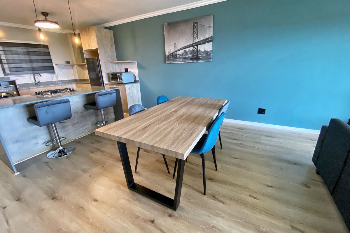 Spacious, Modern Apartment with Sea Views – Appliances Included - Photo 5