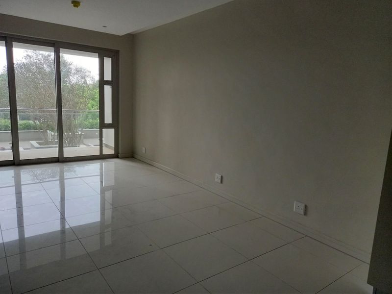 Unfurnished 2 Bed 2 Bath Apartment in Rosebank for RENT - Photo 4