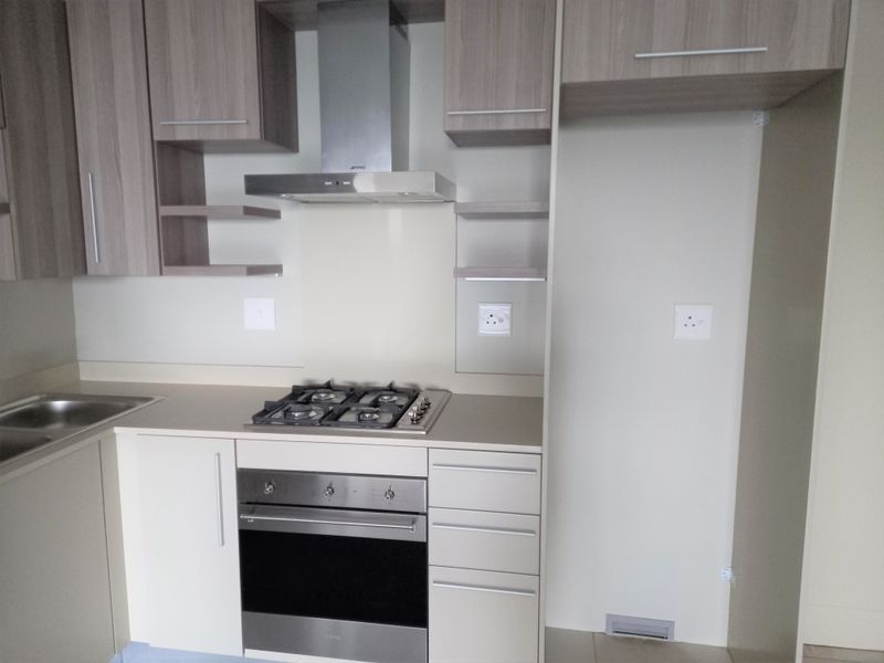 Unfurnished 2 Bed 2 Bath Apartment in Rosebank for RENT - Photo 3