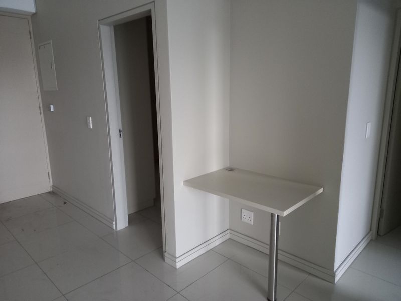 Unfurnished 2 Bed 2 Bath Apartment in Rosebank for RENT - Photo 10