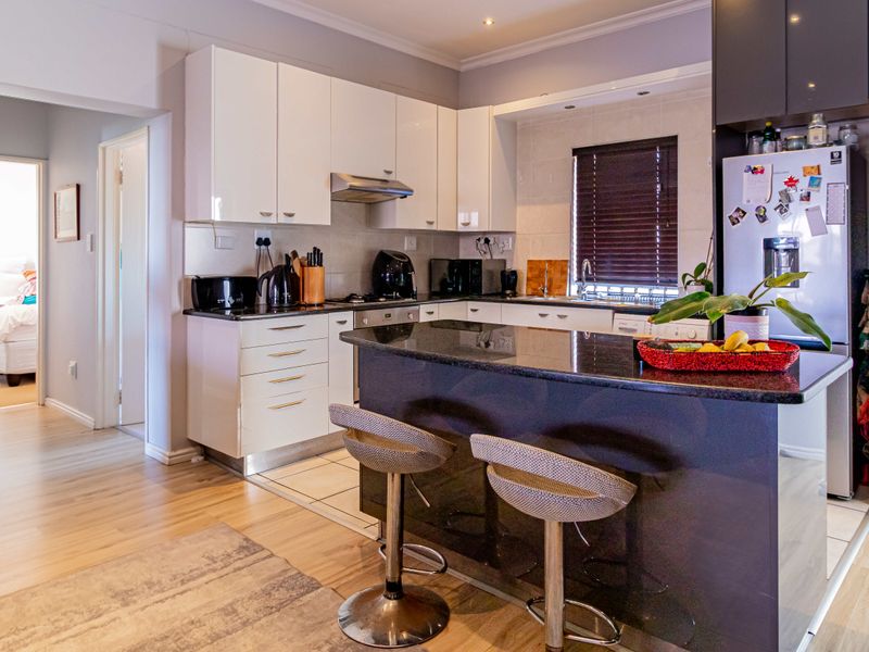 Stylish Coastal Living in Big Bay – Fully Furnished 2-Bedroom Apartment - Photo 9