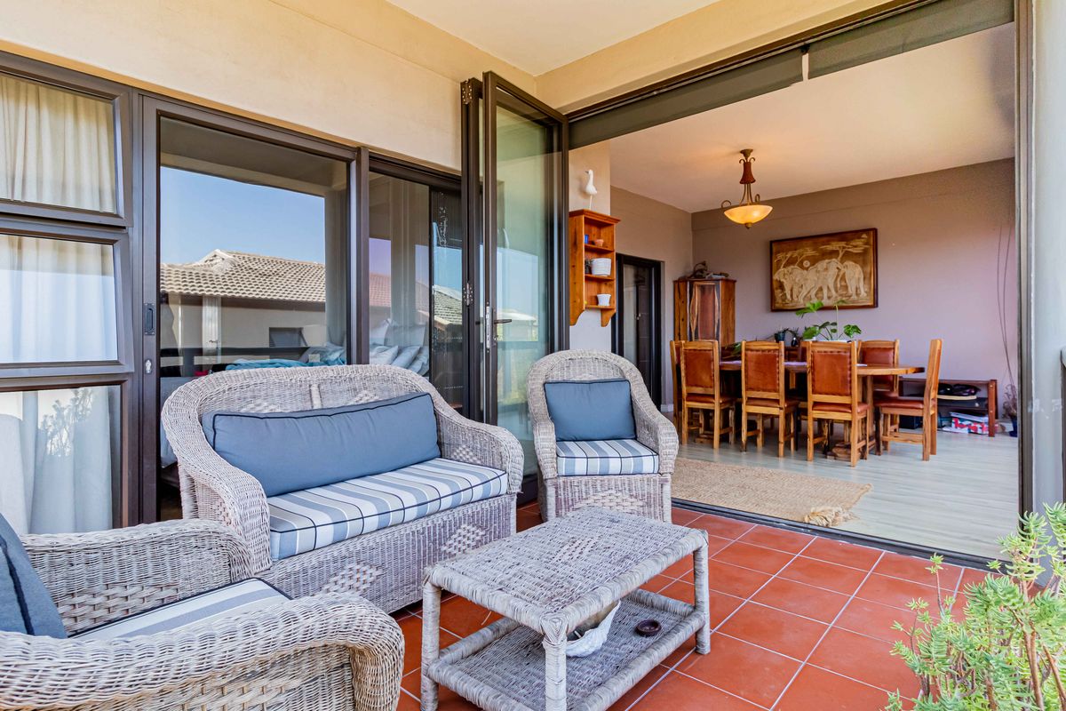 Stylish Coastal Living in Big Bay – Fully Furnished 2-Bedroom Apartment - Photo 4