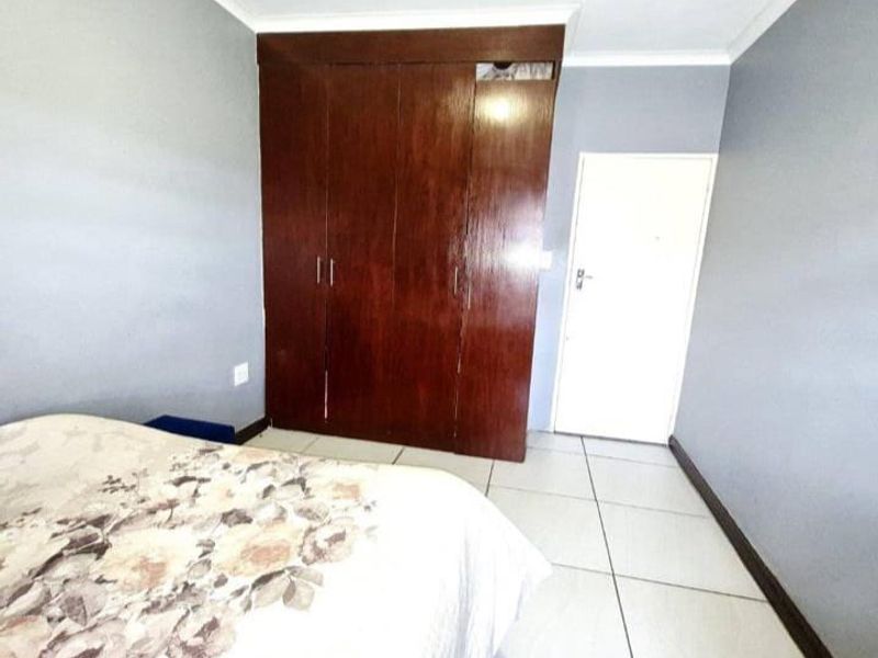 Sectional Title For Sale In Kempton Park - Photo 7