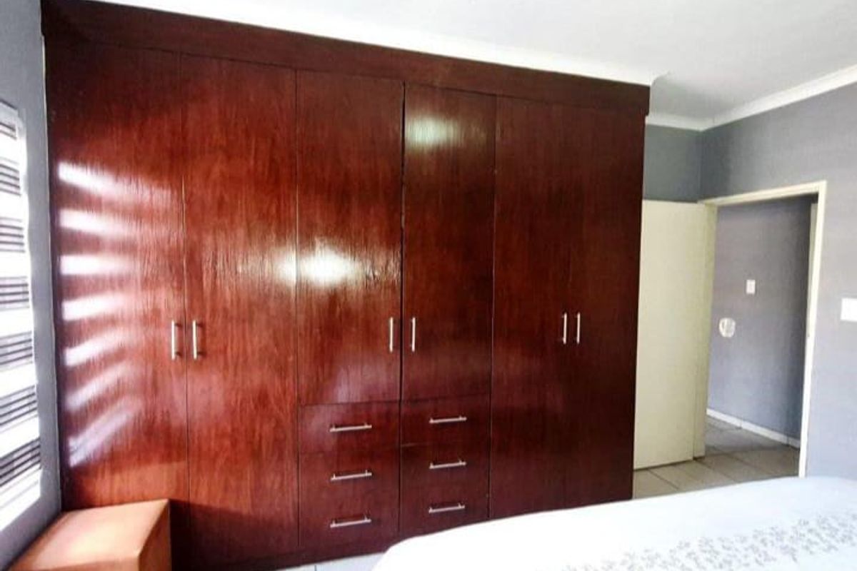 Sectional Title For Sale In Kempton Park - Photo 5
