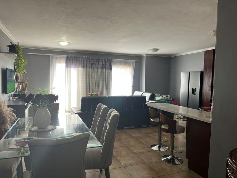 Sectional Title For Sale In Kempton Park - Photo 3