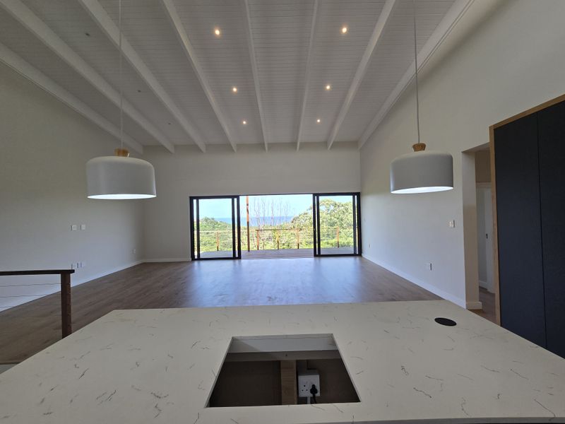 Contemporary double storey home for SALE! - Photo 6