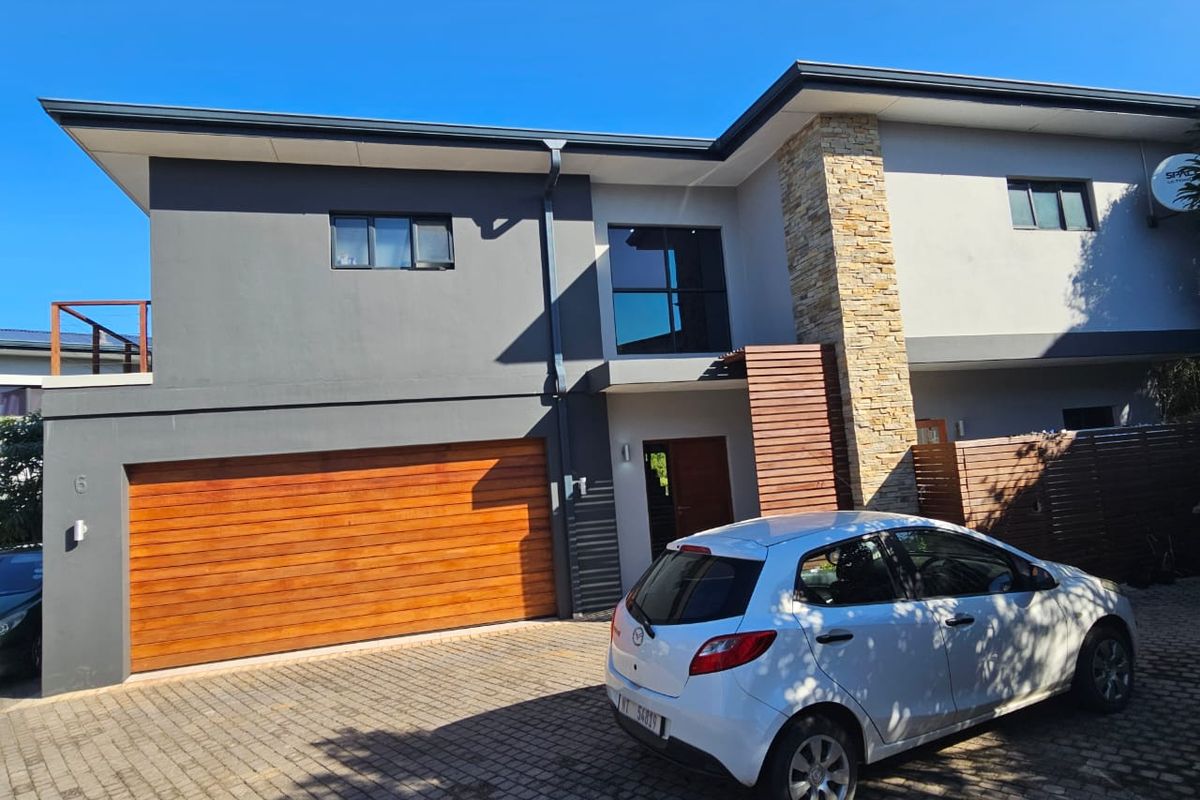 Stunning House for Sale in Salt Rock - Photo 2