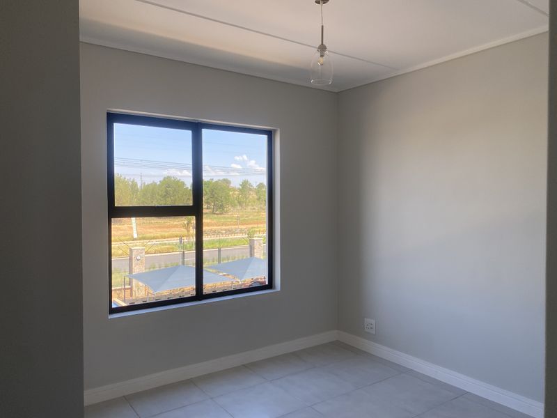 1 Bed Apartment in Greenkloof - Photo 7