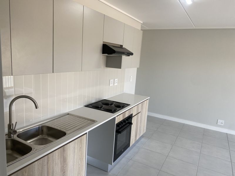 1 Bed Apartment in Greenkloof - Photo 3