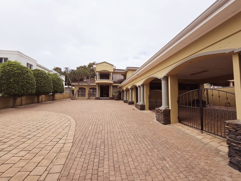 House For Sale In Ballito - Photo 2