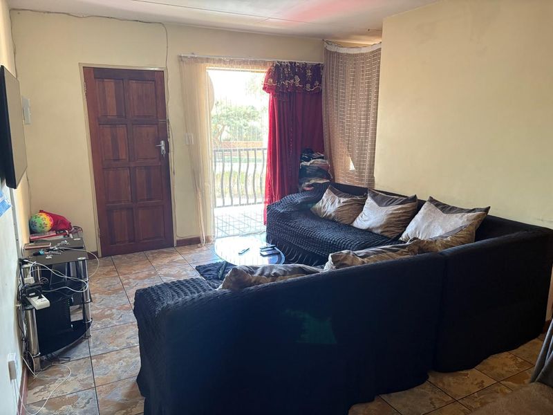 1 bed apartment in Silver Lakes - Photo 4