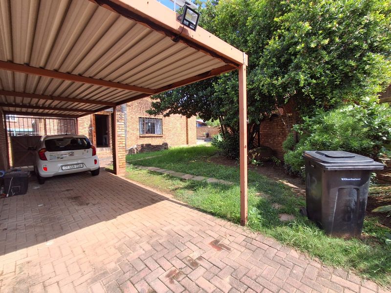 Charming 2-Bedroom Home with Pool & Lapa in Birchleigh – Ideal for Starters or Downsizing! - Photo 3