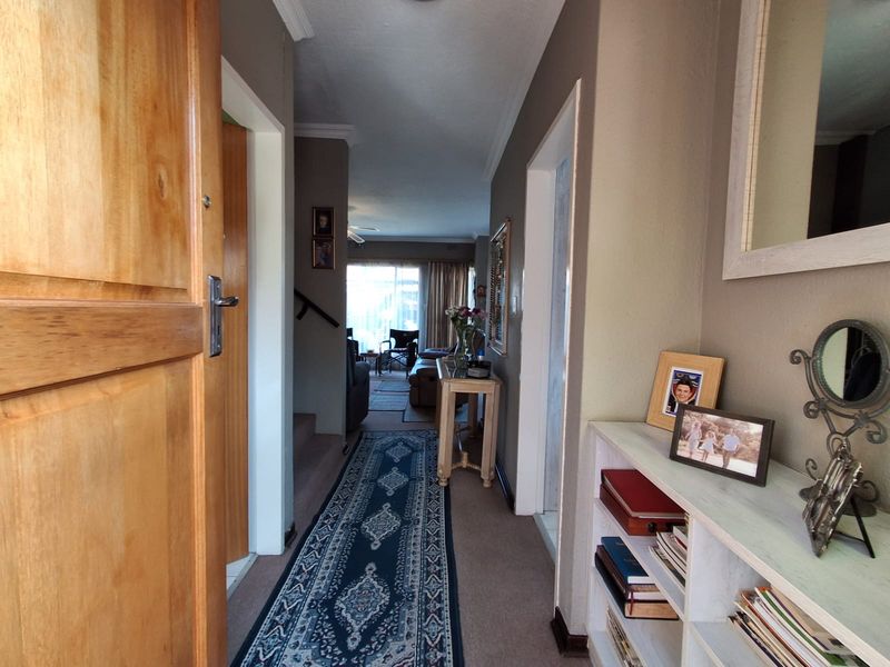 Charming 2-Bedroom Townhouse with Private Garden in Birchleigh – Perfect Starter Home! - Photo 3