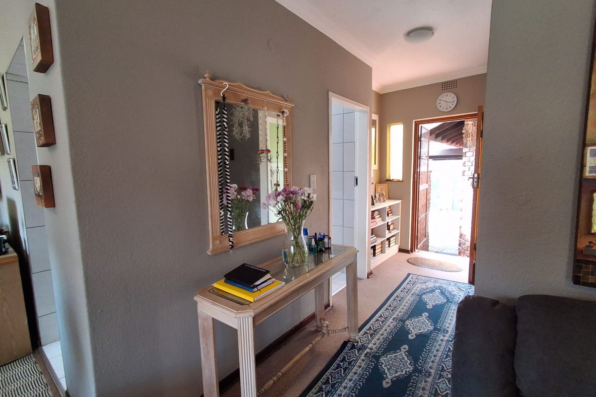 Charming 2-Bedroom Townhouse with Private Garden in Birchleigh – Perfect Starter Home! - Photo 4