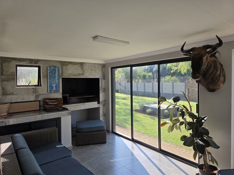 Modern Family Home for Sale in the Heart of Mooinooi. - Photo 8