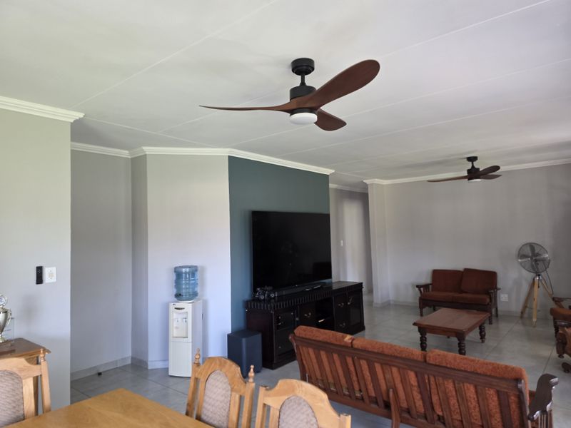 Modern Family Home for Sale in the Heart of Mooinooi. - Photo 6