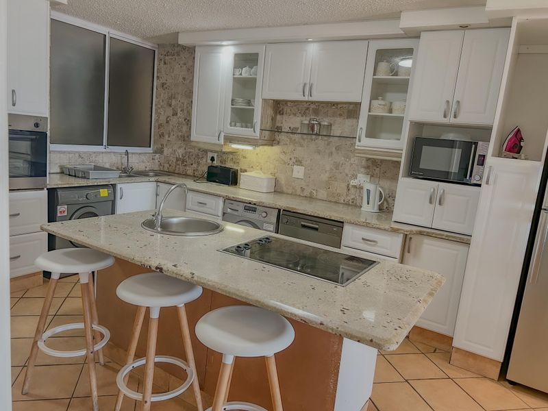 Coastal Living at Its Finest – 3 Bed, 2 Bath Steps from the Beach! - Photo 5