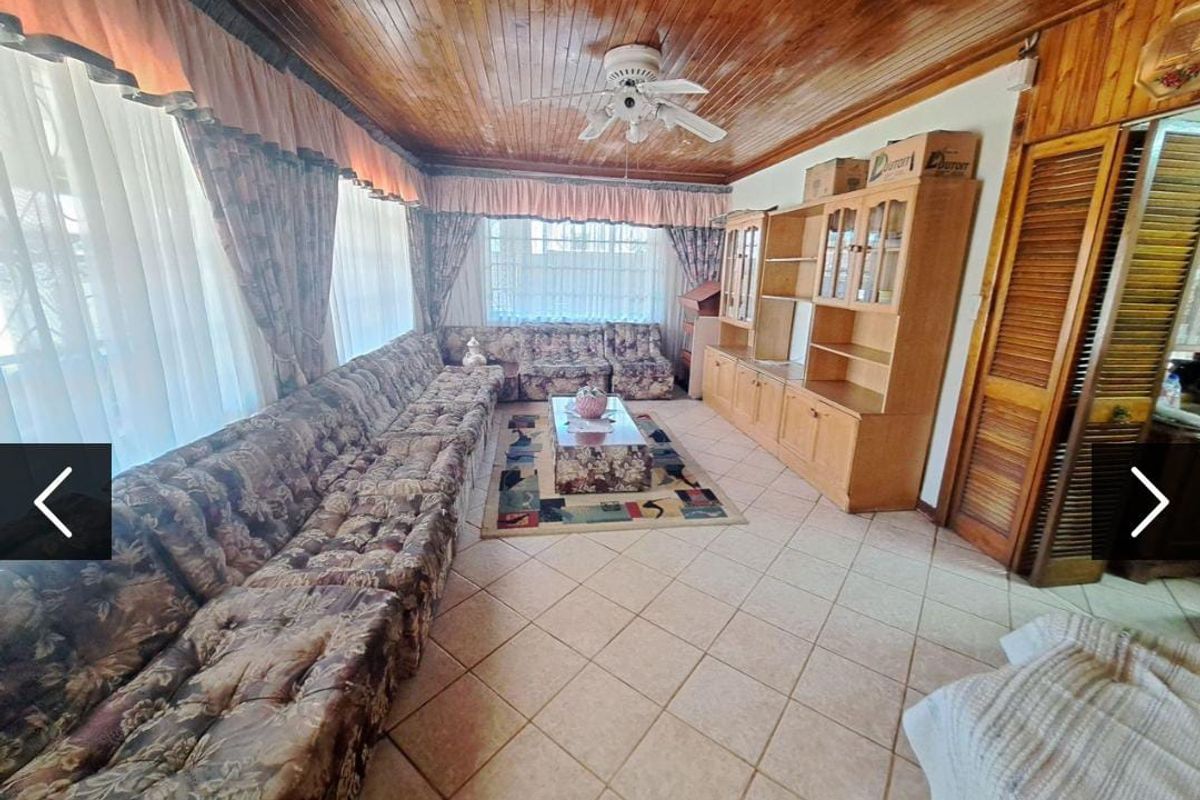Large family residence / Investment property - Photo 5