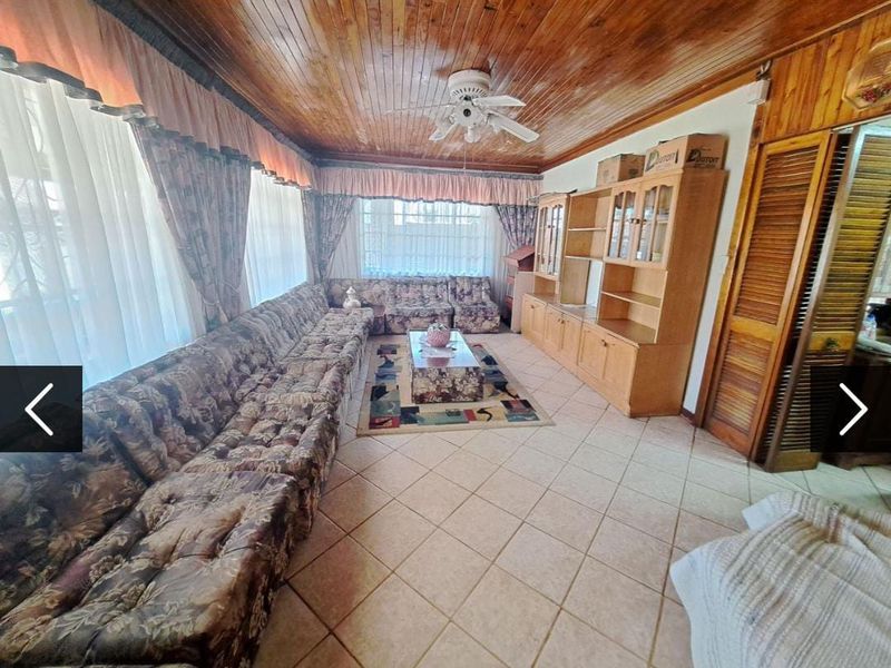 Large family residence / Investment property - Photo 5