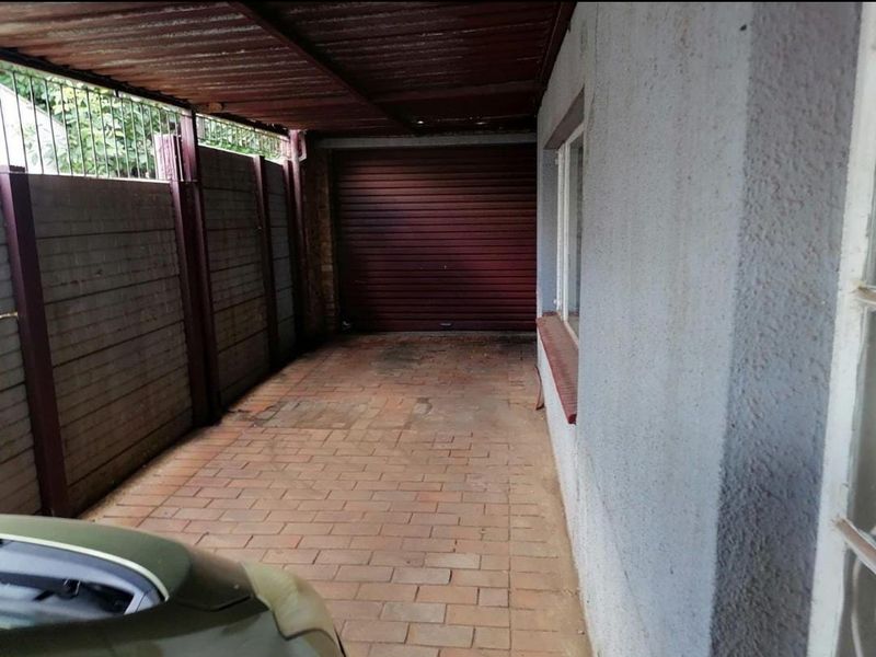 Large family residence / Investment property - Photo 4