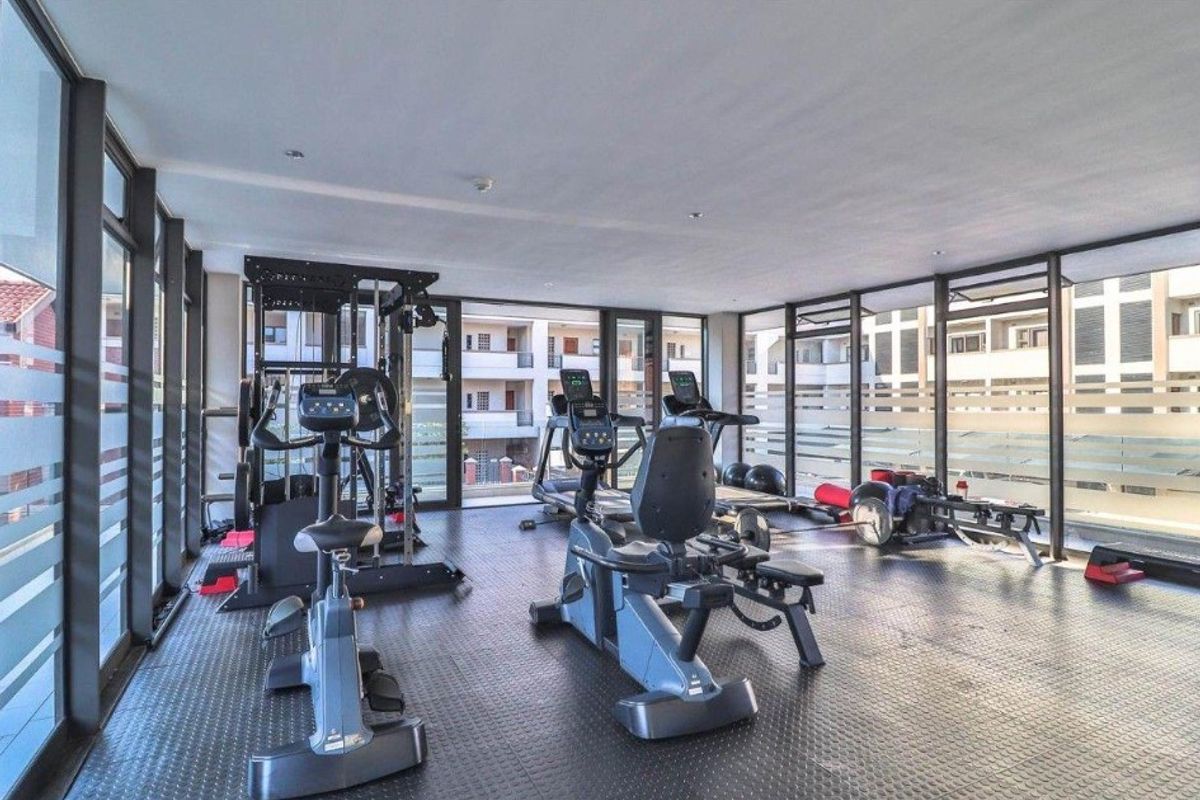 Modern 2-Bedroom, 2-Bathroom Apartment for Sale - Photo 4