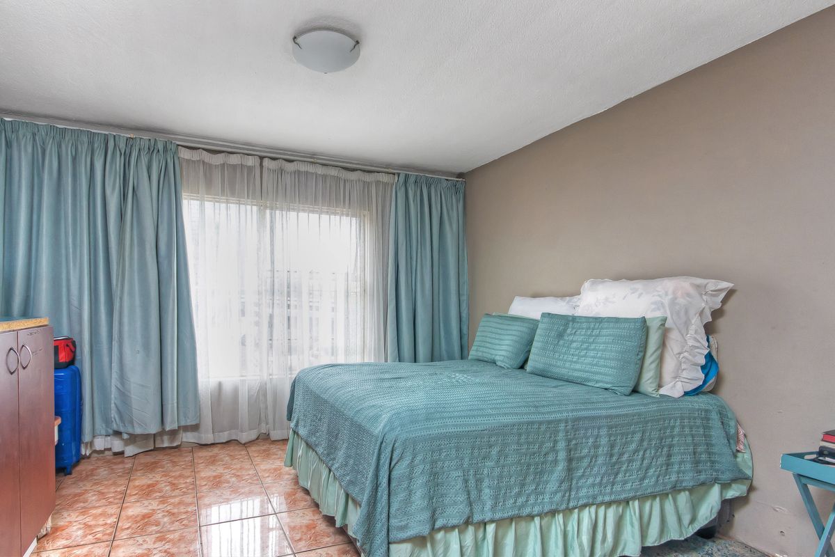 2 Bedroom 1 Bathroom Apartment in Ridgeway for sale - Photo 5