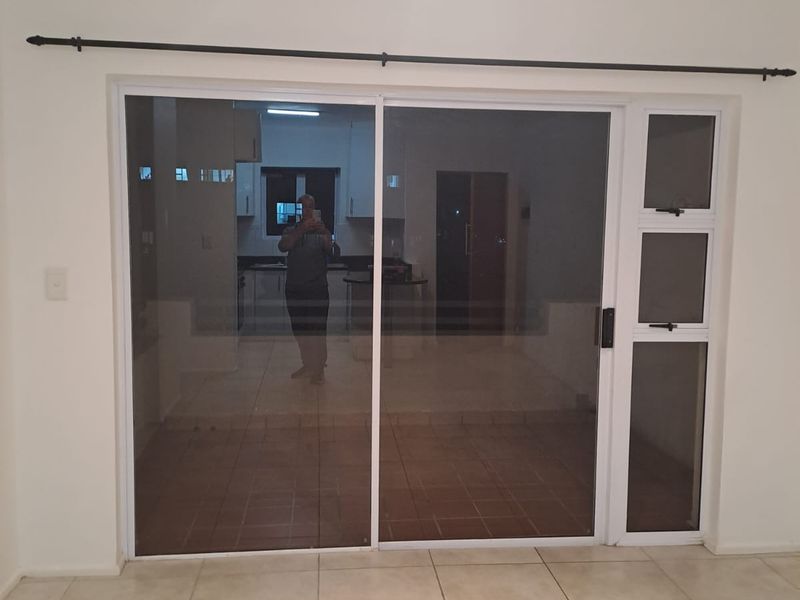 Top floor apartment in Sheffield Manor Estate For SALE - Photo 6