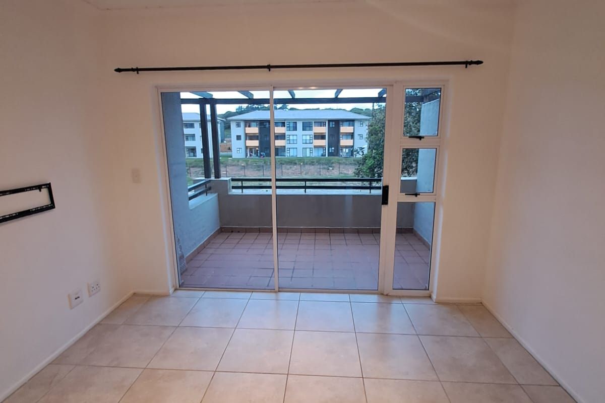 Top floor apartment in Sheffield Manor Estate For SALE - Photo 5