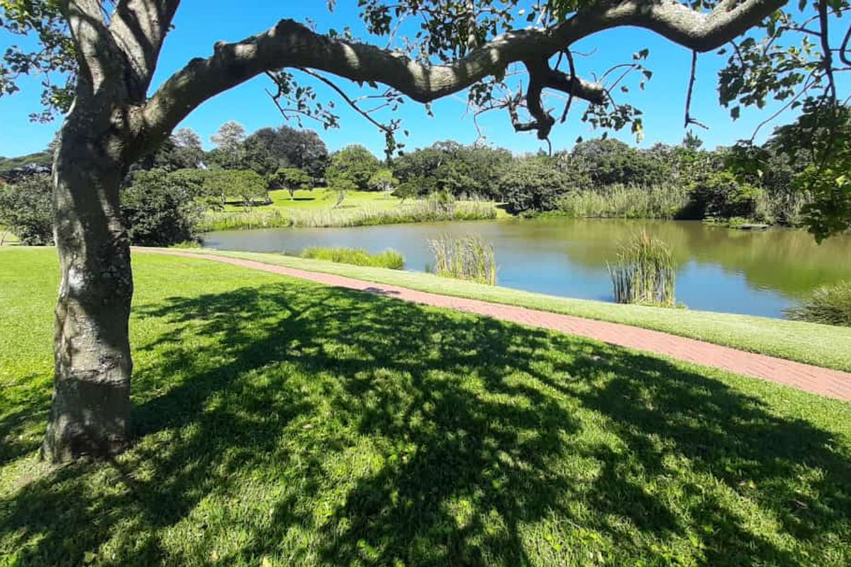 Top floor apartment in Sheffield Manor Estate For SALE - Photo 2