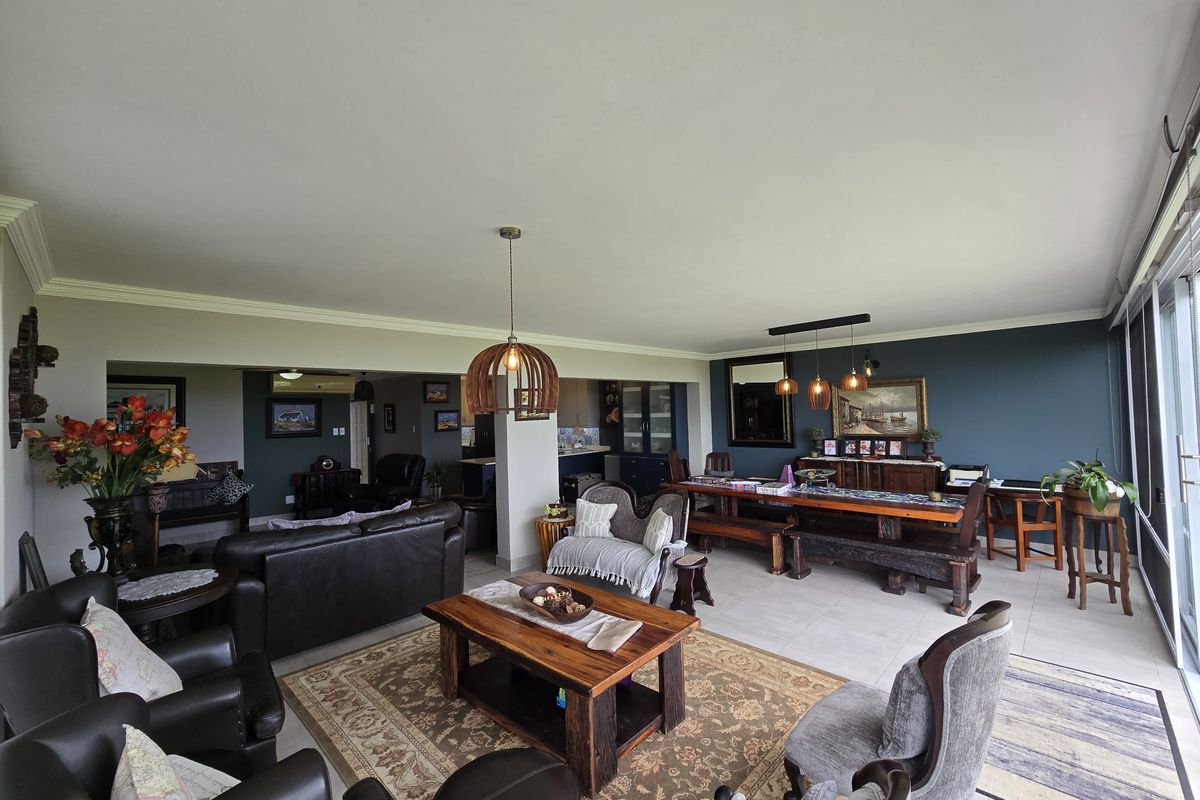 Apartment for SALE in Beverly Hills Estate - Photo 2