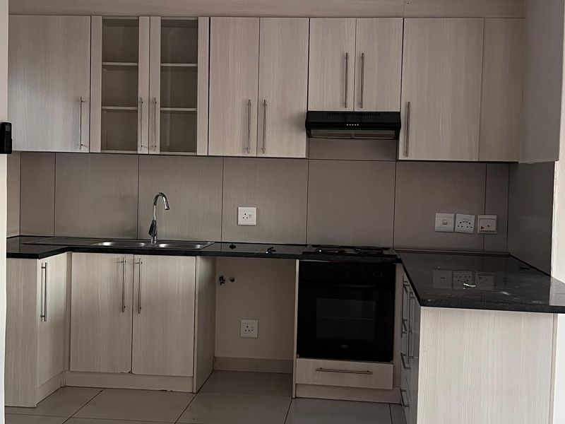 Spacious  3 Bedroom  2.5 Bathroom Duplex  To Let in Parklands   Available 1 April 2026 - Photo 4