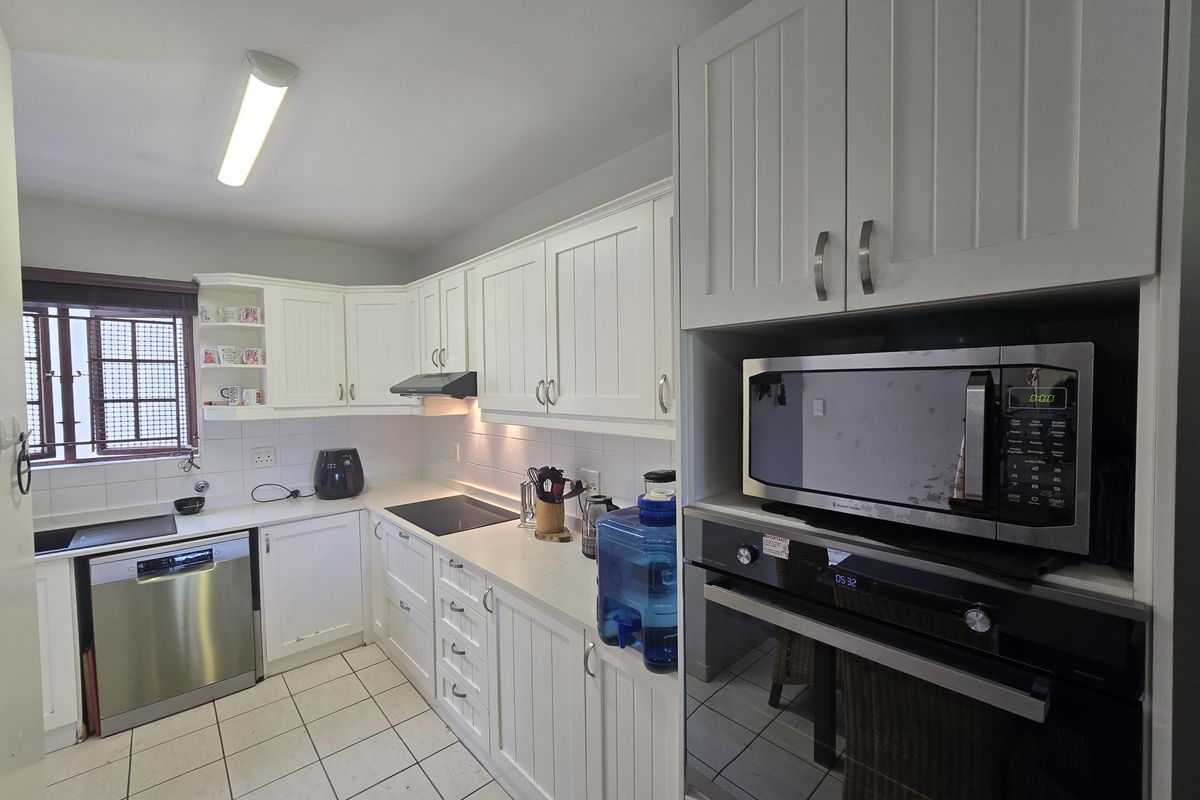 Apartment for SALE in the well established Wakenshaw Simplex - Photo 5