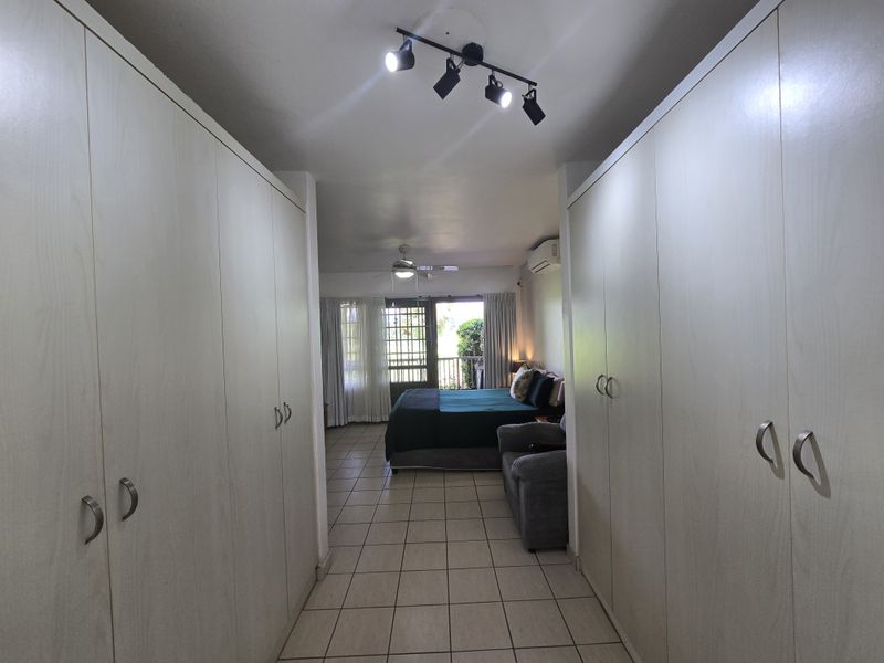 Apartment for SALE in the well established Wakenshaw Simplex - Photo 10