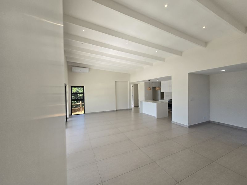 SINGLE STOREY HOME FOR SALE IN SHAKAS ROCK - NO TRANSFER DUTY - Photo 6