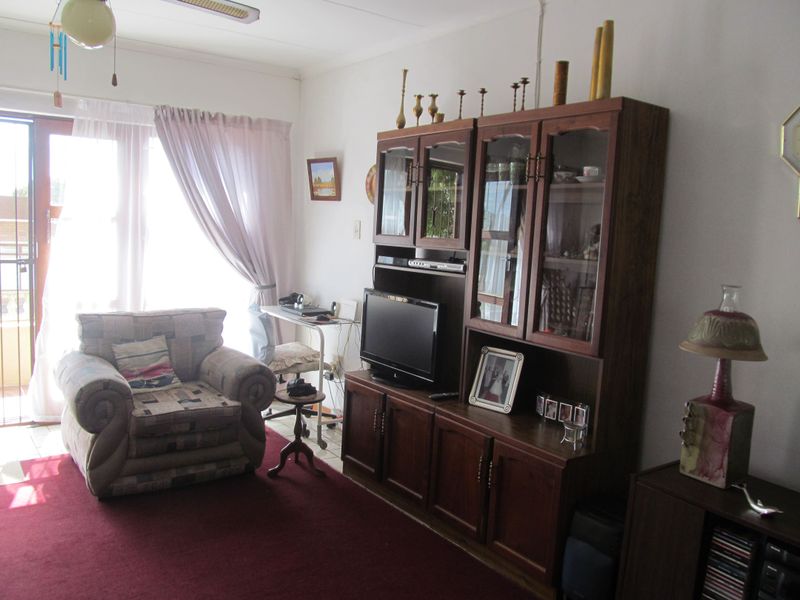 Spacious Double Storey Family Home with Income Potential - Photo 3