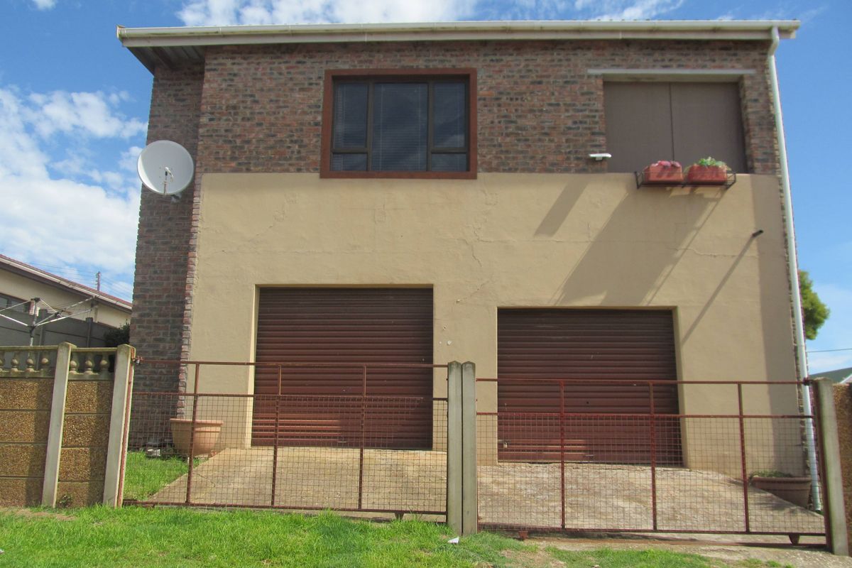 Spacious Double Storey Family Home with Income Potential - Photo 2
