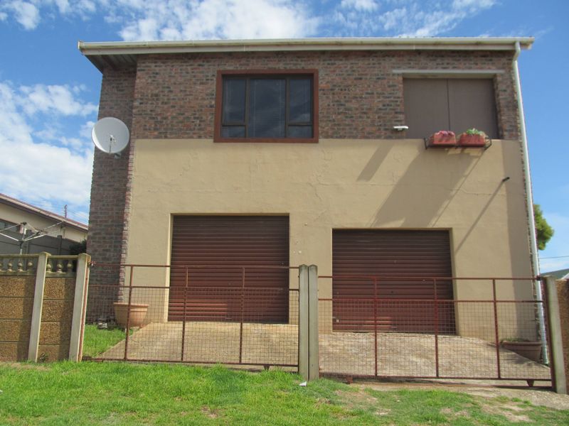 Spacious Double Storey Family Home with Income Potential - Photo 2