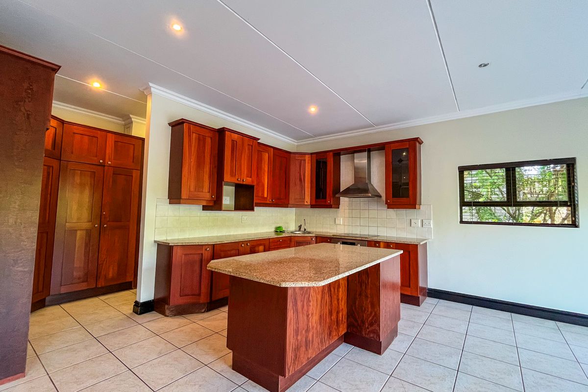 Exclusive 4‐Bed Townhouse in Prestigious Zimbali Estate with Golf & Beach Access - Photo 4