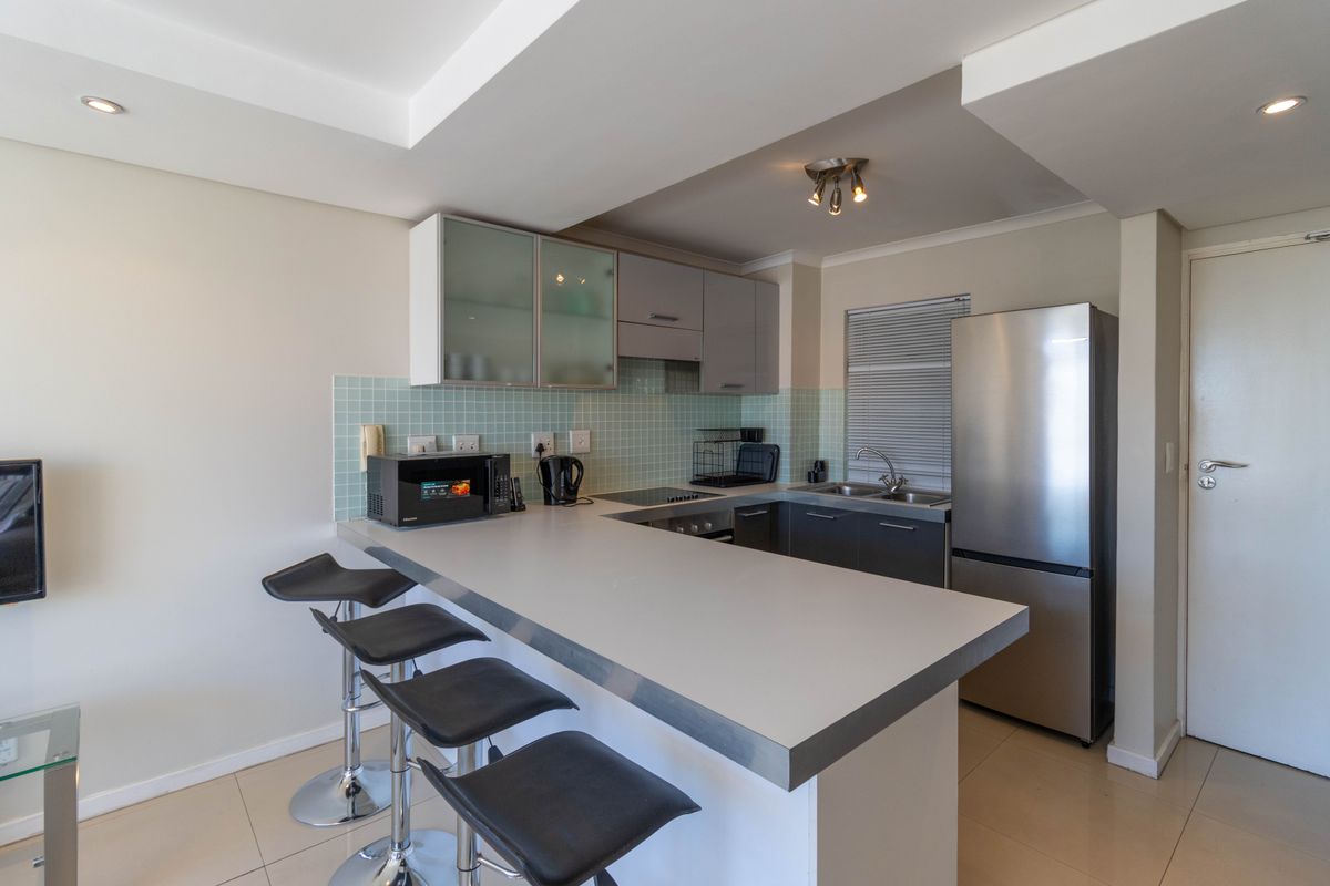 Luxury Fully Furnished One Bedroom Apartment in Sea Point - Photo 2