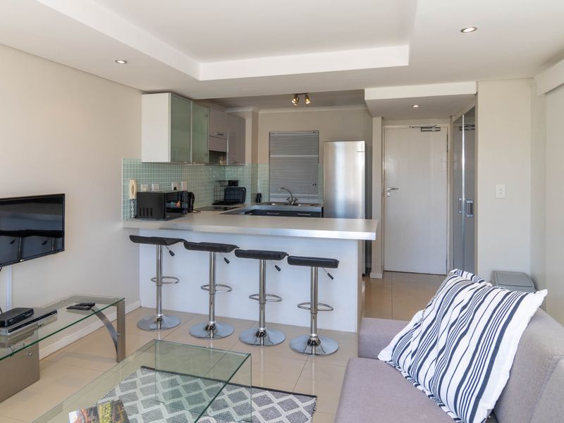 Luxury Fully Furnished One Bedroom Apartment in Sea Point - Photo 3