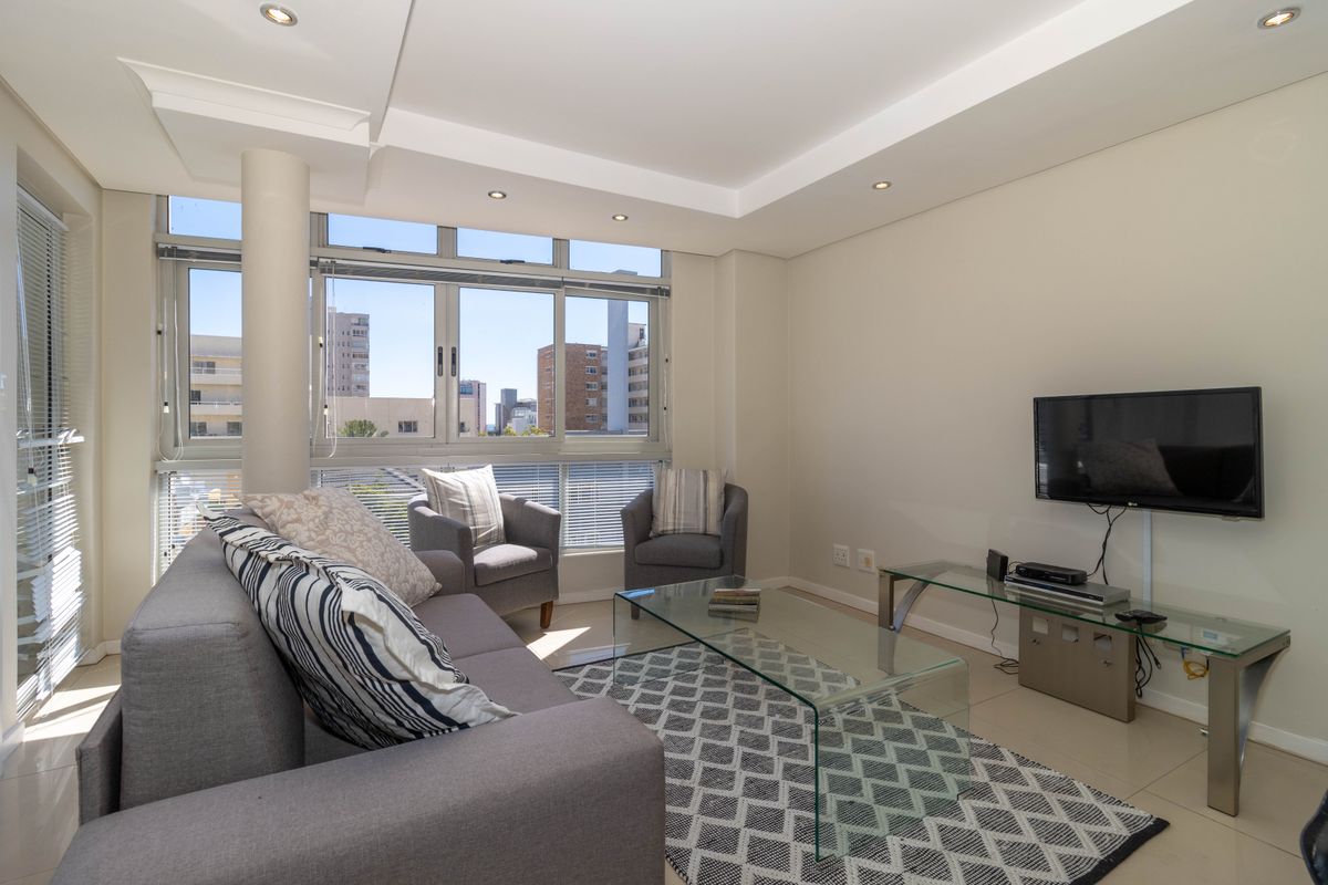 Luxury Fully Furnished One Bedroom Apartment in Sea Point - Photo 5