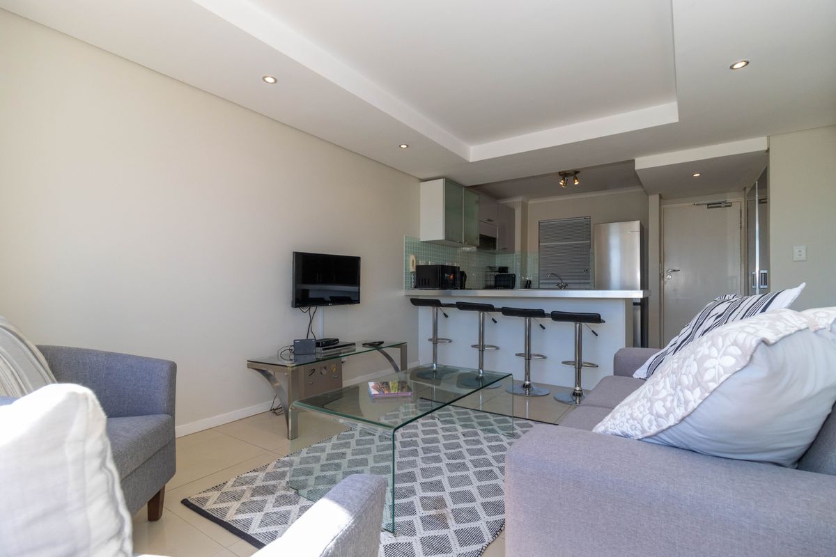 Luxury Fully Furnished One Bedroom Apartment in Sea Point - Photo 4