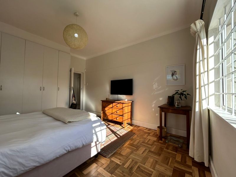 Two Bedroom ground Floor apartment with private garden in Claremont - Photo 10