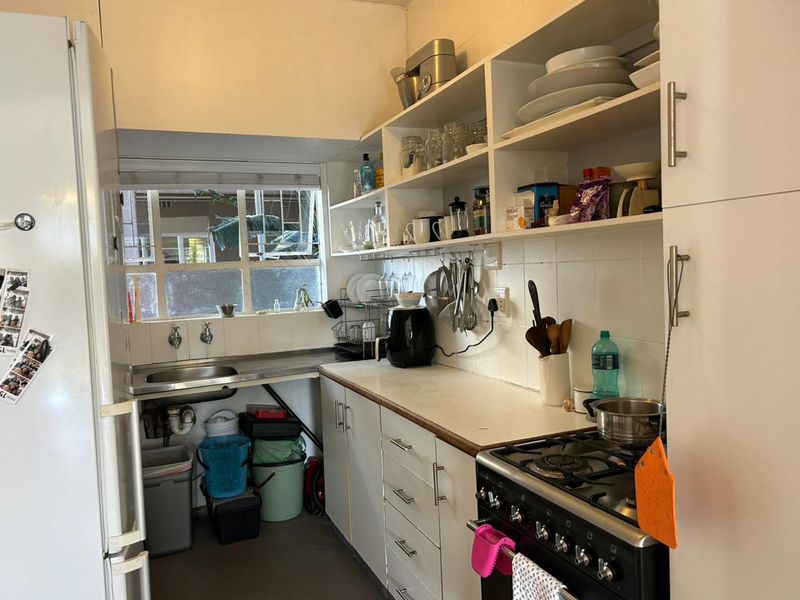 Two Bedroom ground Floor apartment with private garden in Claremont - Photo 6