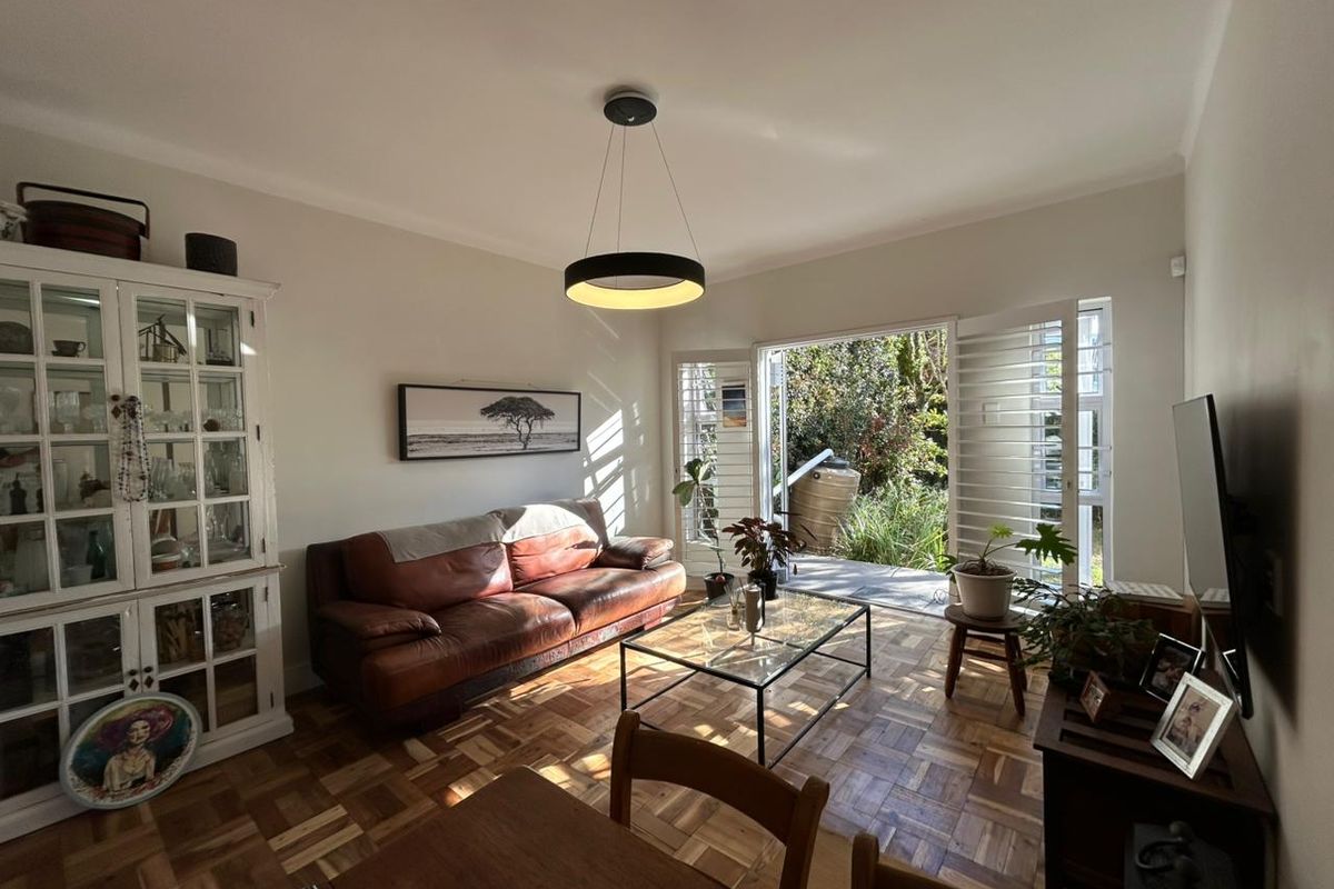 Two Bedroom ground Floor apartment with private garden in Claremont - Photo 3